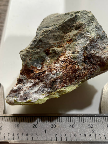 PYROAURITE ON SERPENTINE  [RARE] : NIKKA VORD, UNST, SHETLAND, SCOTLAND  98g MF4915