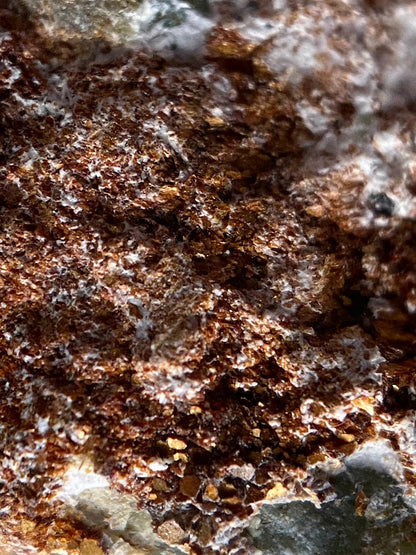 PYROAURITE ON SERPENTINE  [RARE] : NIKKA VORD, UNST, SHETLAND, SCOTLAND  98g MF4915