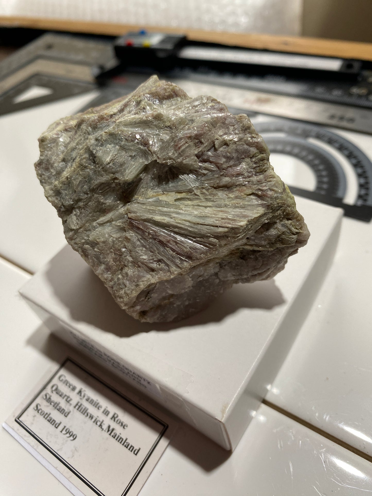 KYANITE ON ROSE QUARTZ [RARE] : HILLSWICK, MAINLAND, SHETLAND, SCOTLAND 212g. MF4916