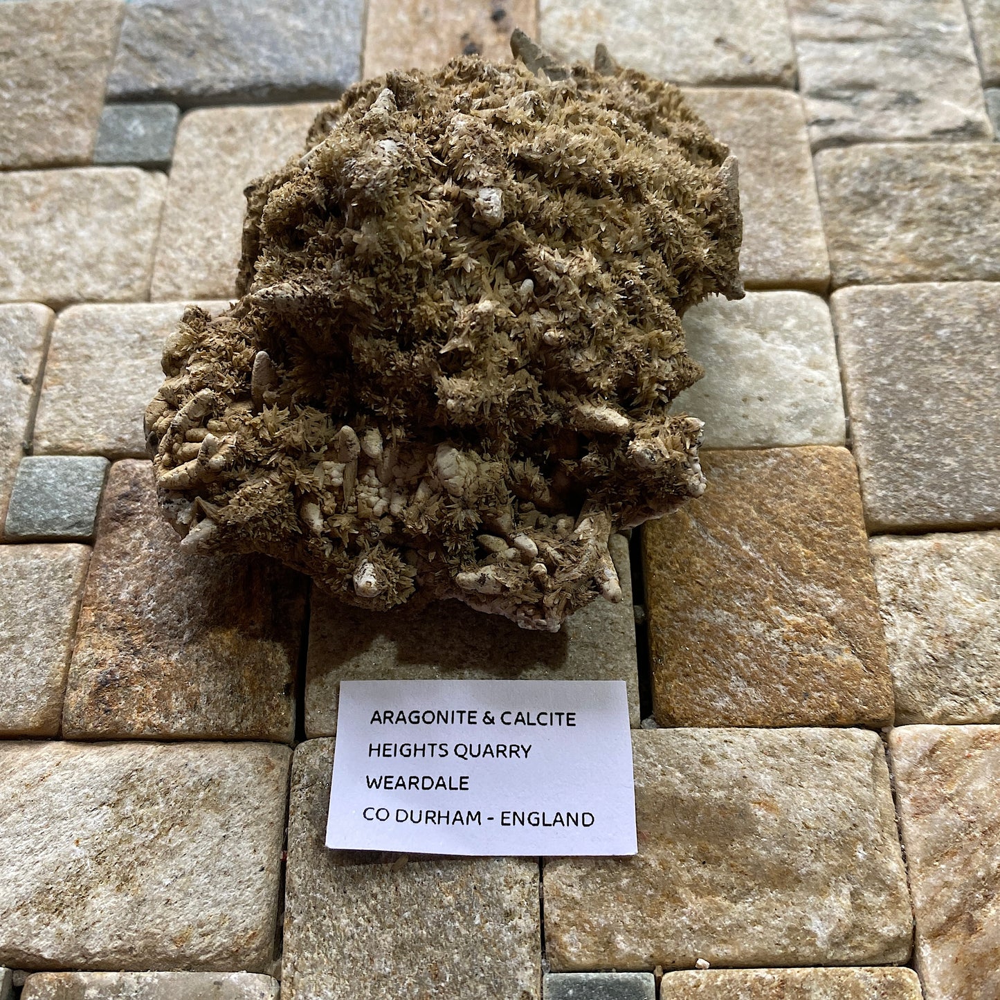 ARAGONITO Y CALCITA DE HEIGHTS QUARRY, WEARDALE. 123g MF1258