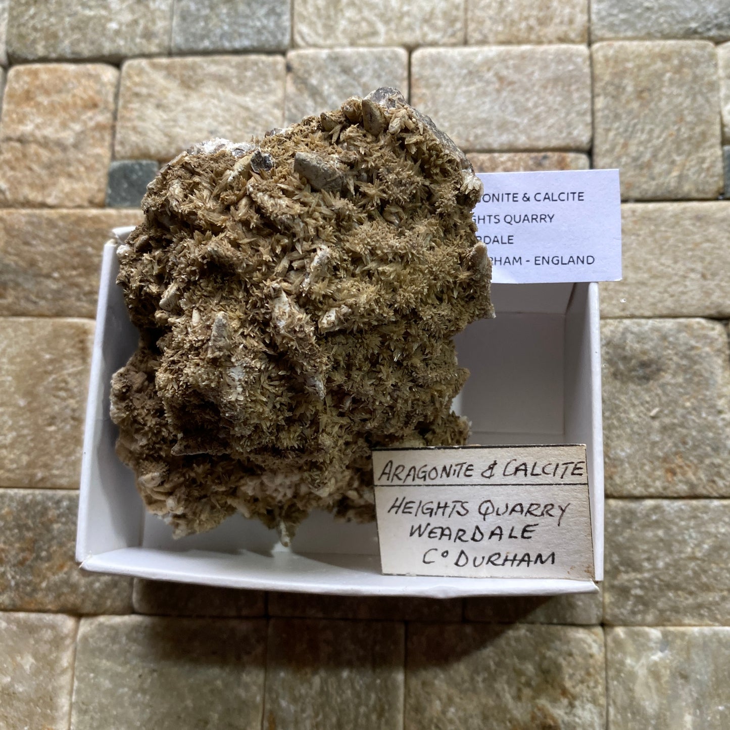 ARAGONITO Y CALCITA DE HEIGHTS QUARRY, WEARDALE. 123g MF1258