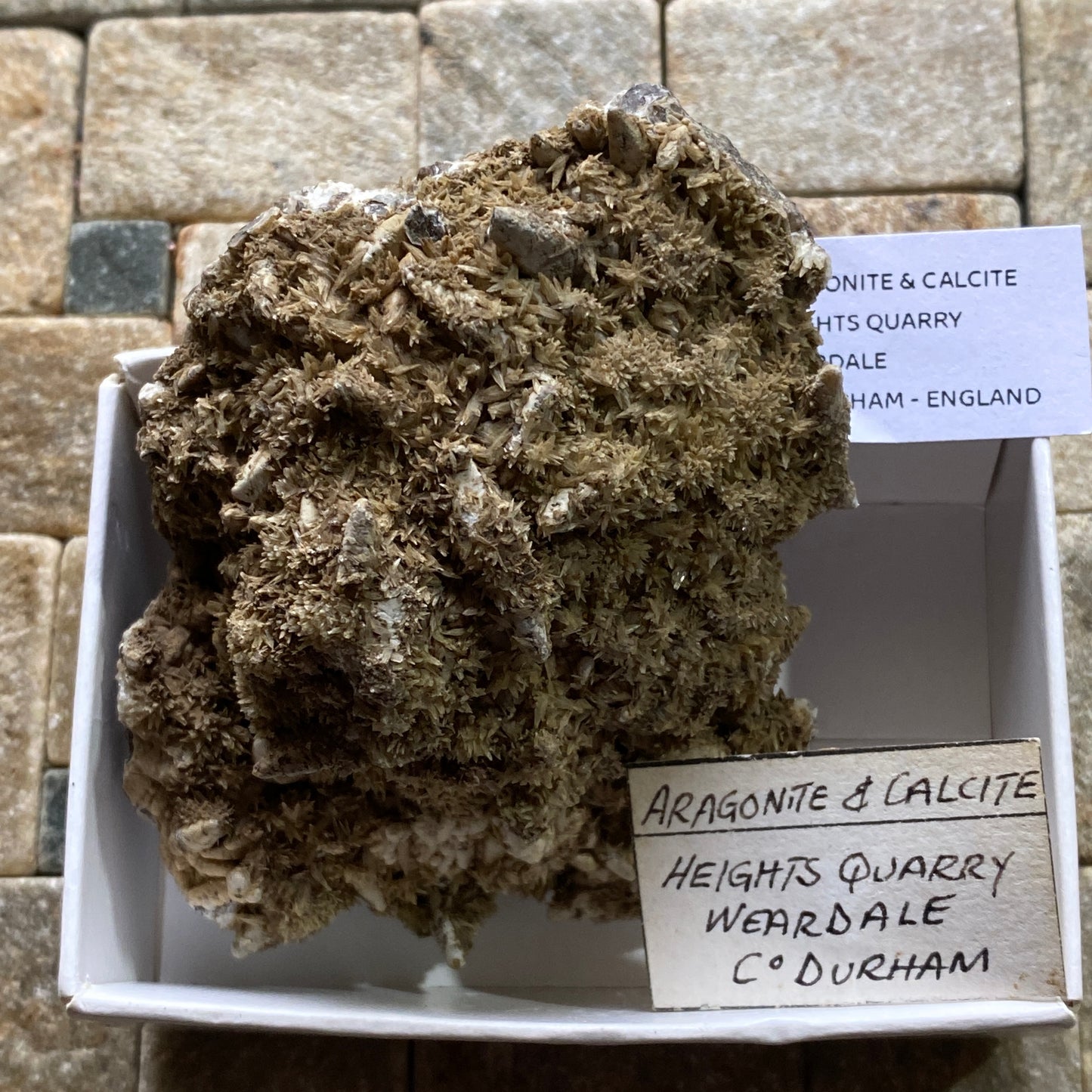 ARAGONITO Y CALCITA DE HEIGHTS QUARRY, WEARDALE. 123g MF1258