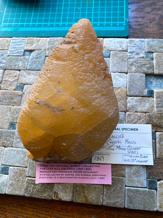 CALCITE IMPRESSIVE HEAVY PIECE :  TON MAWR QUARRY, PENTYRCH, WALES  1262g MF1869