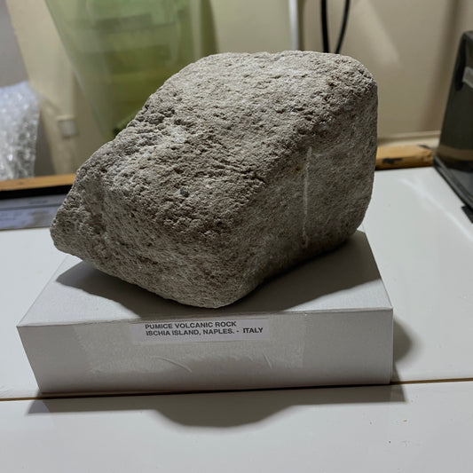 PUMICE VOLCANIC ROCK - ISCHIA ISLAND, NAPLES, ITALY  LARGE 342g MF4075