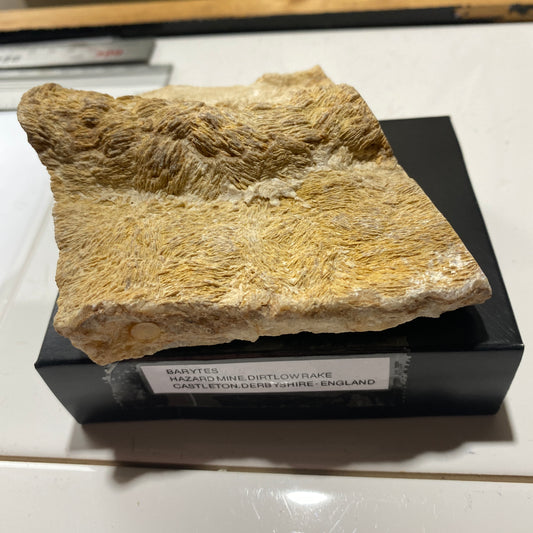BARYTES UNUSUAL SPECIMEN  - HAZARD MINE, DIRTLOW RAKE, CASTLETON, DERBYSHIRE 452g MF1236
