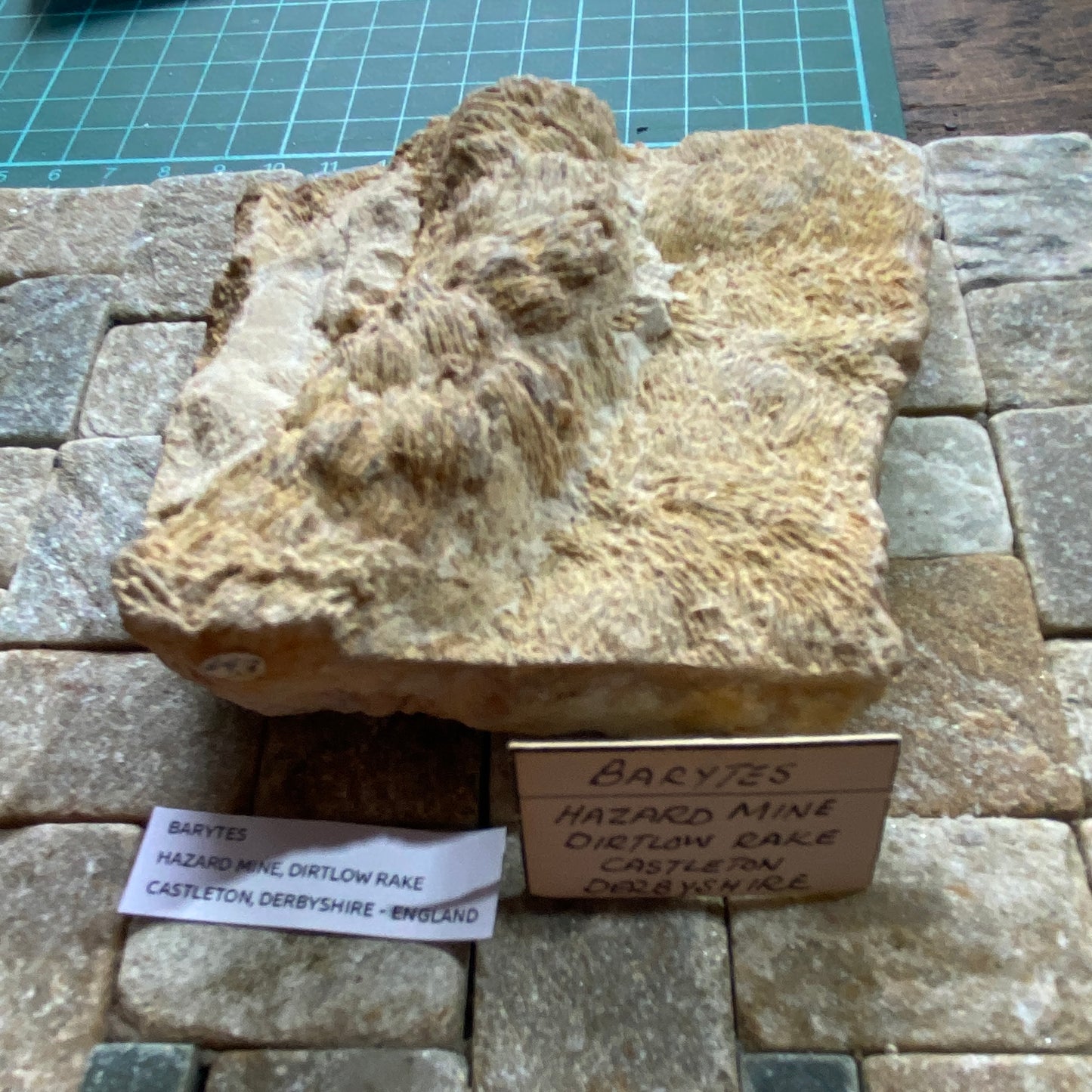 BARYTES UNUSUAL SPECIMEN  - HAZARD MINE, DIRTLOW RAKE, CASTLETON, DERBYSHIRE 452g MF1236