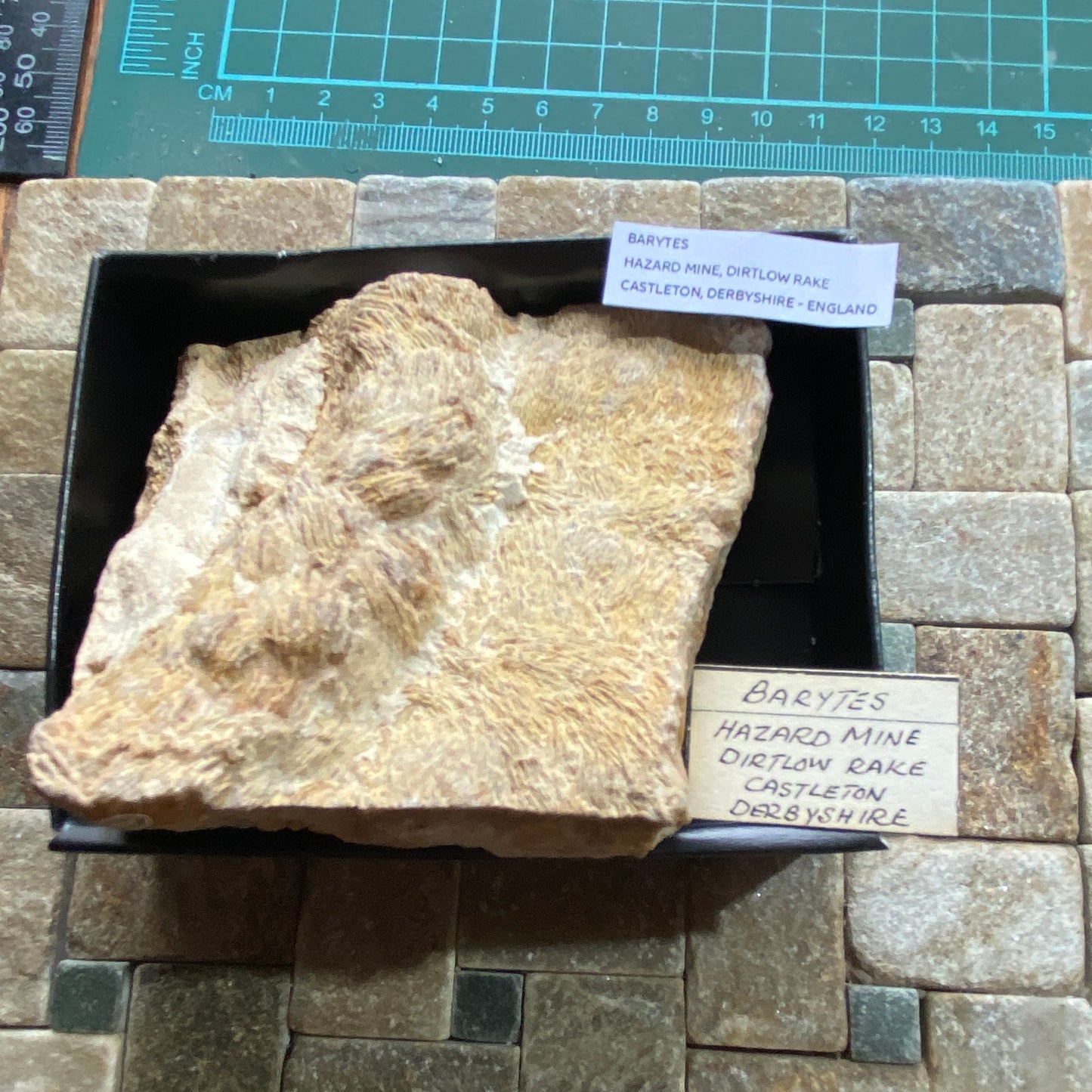 BARYTES UNUSUAL SPECIMEN  - HAZARD MINE, DIRTLOW RAKE, CASTLETON, DERBYSHIRE 452g MF1236