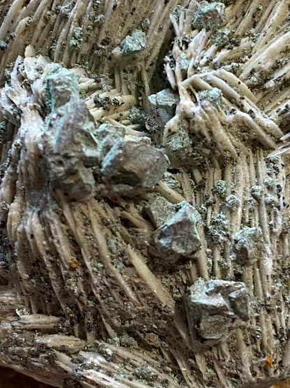 CHALCOPYRITE ON BARYTE : DREISLAR MINE, MEDEBACH, WESTPHALIA, GERMANY 101g MF4920
