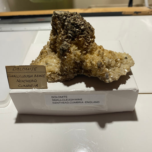 DOLOMITE : SMALLCLEUGH MINE, NENTHEAD, CUMBRIA, ENGLAND 130g MF1262