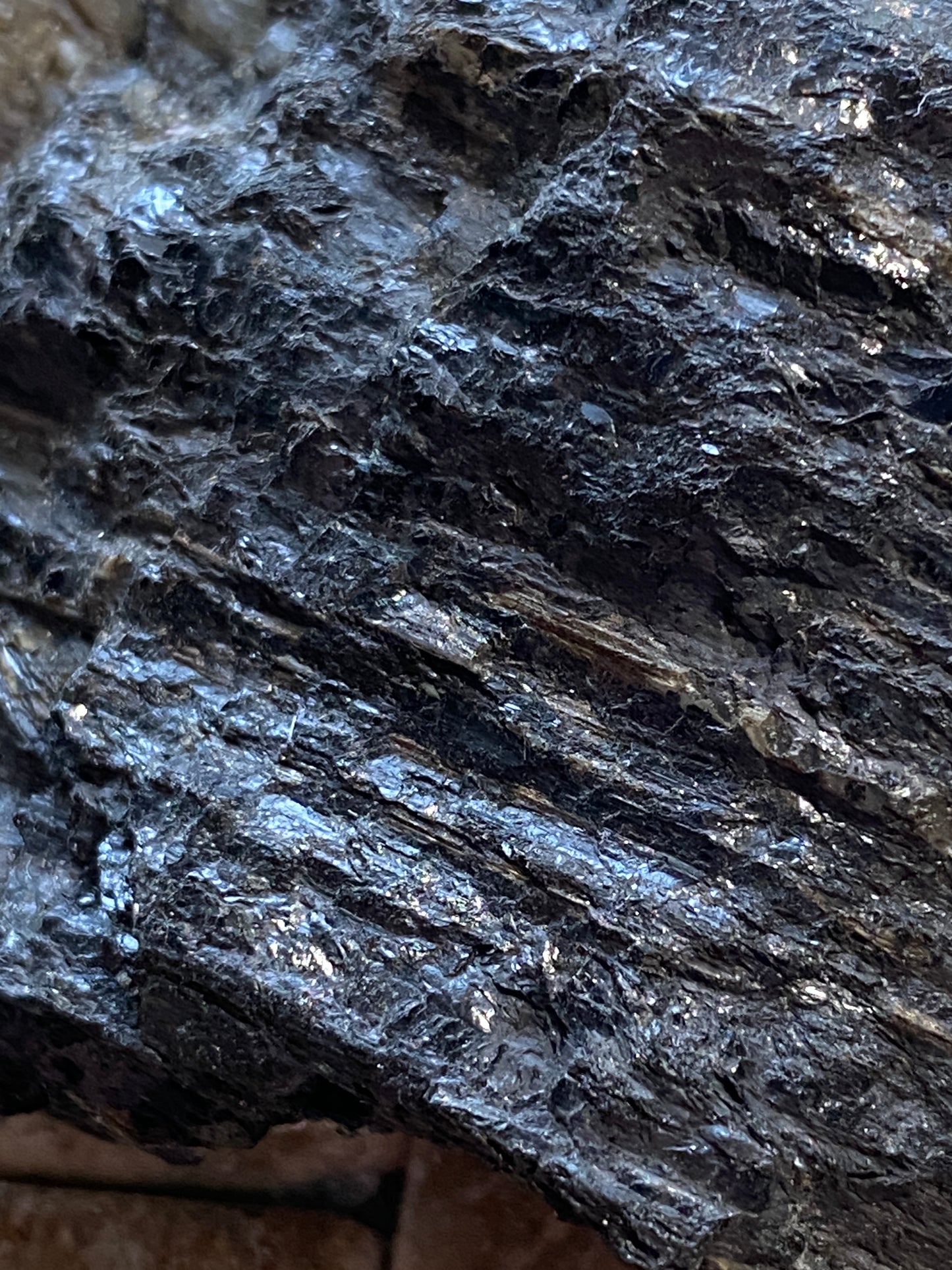 STILPNOMELANE [EKMANITE?] : TUFTEN, TVEDALEN, VESTFOLD, NORWAY 98g