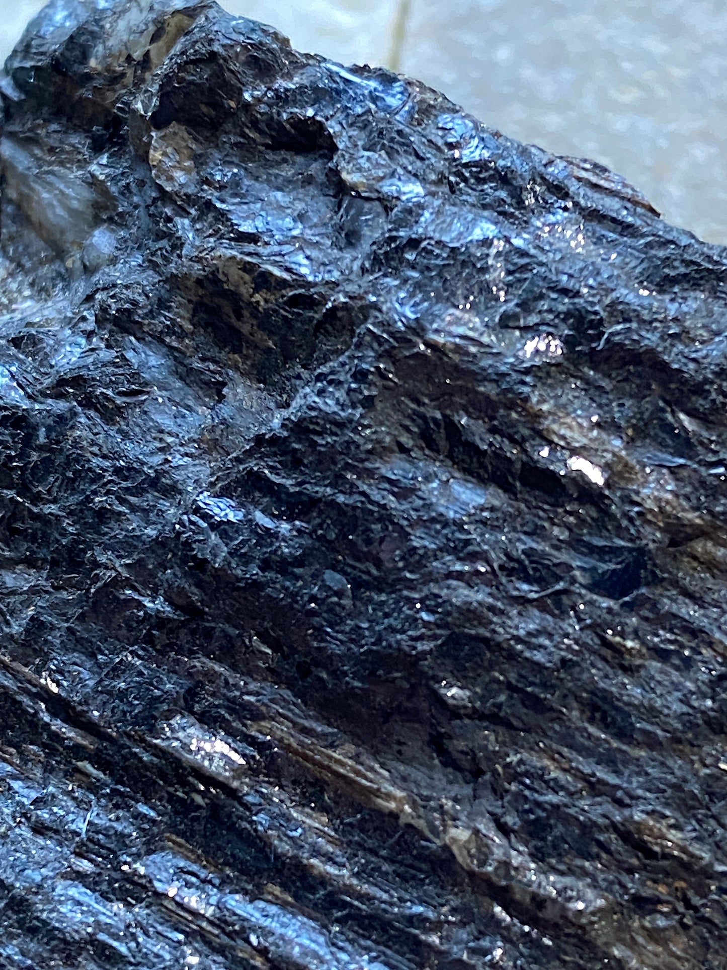 STILPNOMELANE [EKMANITE?] : TUFTEN, TVEDALEN, VESTFOLD, NORWAY 98g