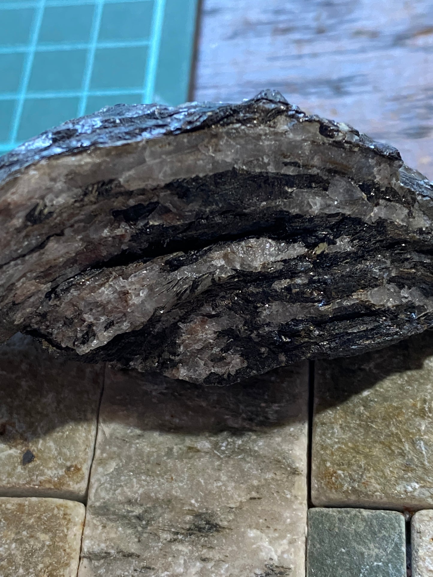 STILPNOMELANE [EKMANITE?] : TUFTEN, TVEDALEN, VESTFOLD, NORWAY 98g