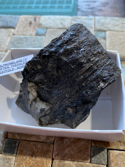 STILPNOMELANE [EKMANITE?] : TUFTEN, TVEDALEN, VESTFOLD, NORWAY 98g