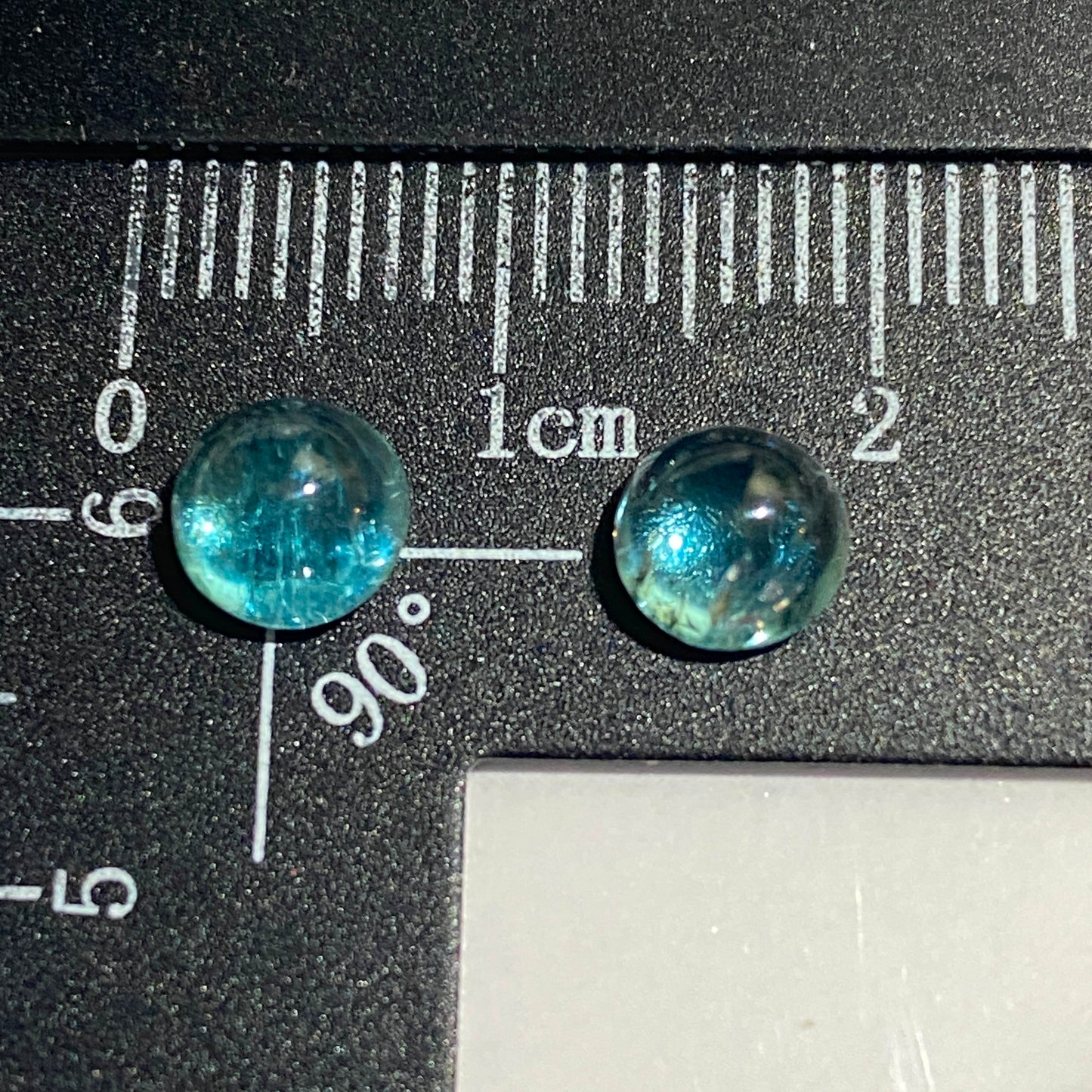 APATITE GEMSTONES x 2 - BETROKA, DISTRICT, ANOSY, MADAGASCAR 2.36Ct MFG5433