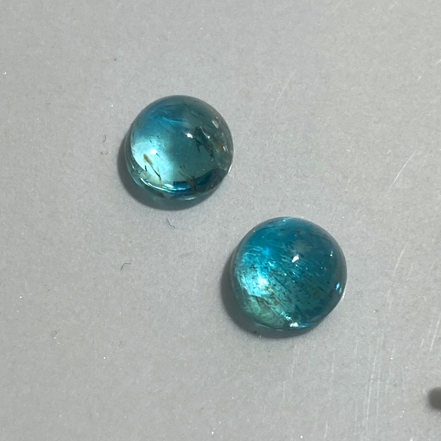 APATITE GEMSTONES x 2 - BETROKA, DISTRICT, ANOSY, MADAGASCAR 2.36Ct MFG5433
