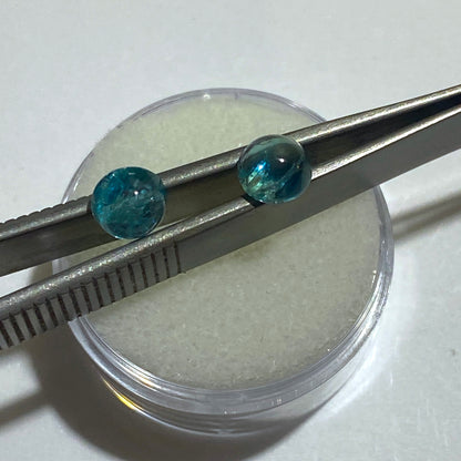 APATITE GEMSTONES x 2 - BETROKA, DISTRICT, ANOSY, MADAGASCAR 2.36Ct MFG5433