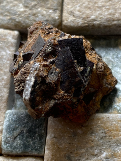 SIDERITE : FOWEY CONSOLS MINE, TYWARDREATH & PAR, CORNWALL. 12g MF4924