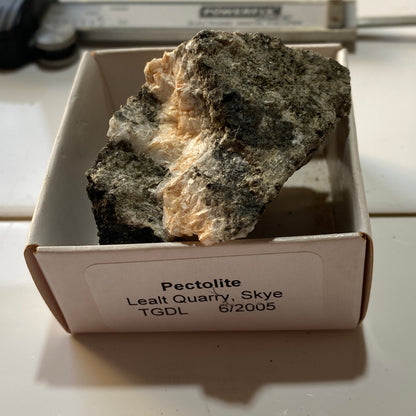 PECTOLITE [ETC] - LEALT QUARRY, ISLE OF SKYE, SCOTLAND  55g. MF4083