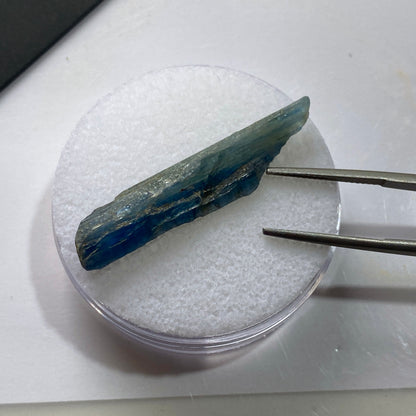 ROUGH KYANITE : KALI GANDAKI GORGE, MUSTANG, NEPAL 14.94Ct MFG5427