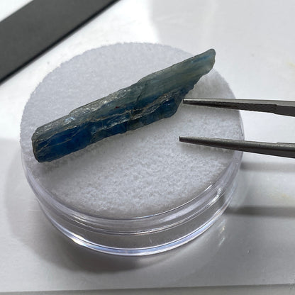 ROUGH KYANITE : KALI GANDAKI GORGE, MUSTANG, NEPAL 14.94Ct MFG5427