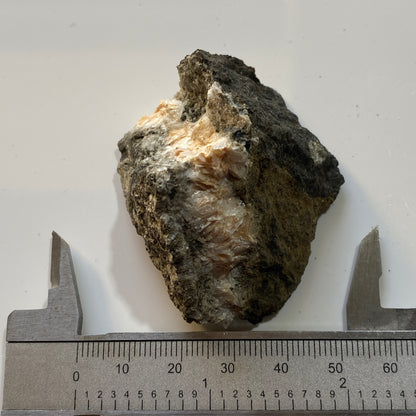 PECTOLITE [ETC] - LEALT QUARRY, ISLE OF SKYE, SCOTLAND  55g. MF4083