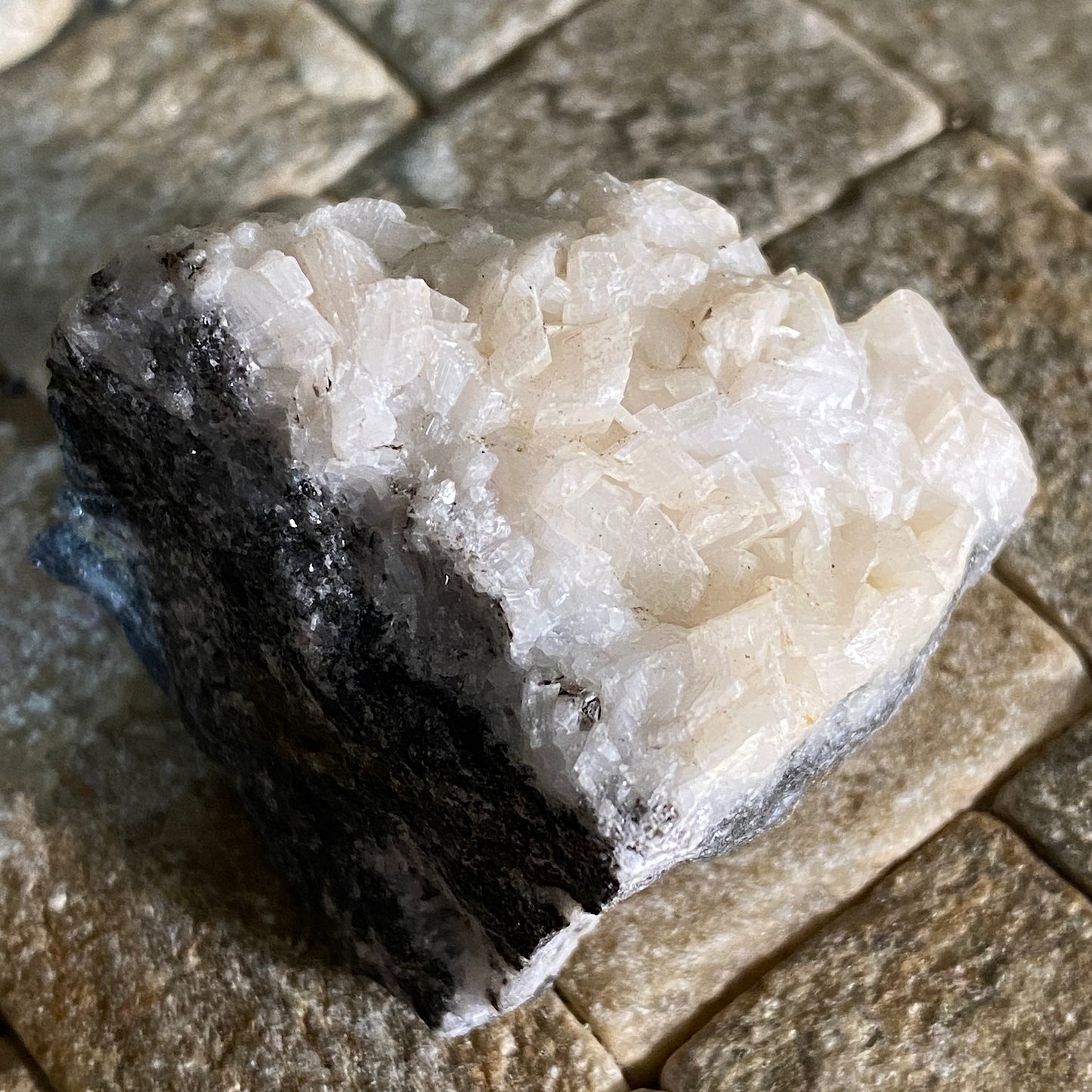 DOLOMITE FROM TGORIAS QUARRY, ANDUZE, FRANCE  57g MF1678