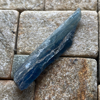 ROUGH KYANITE : KALI GANDAKI GORGE, MUSTANG, NEPAL 14.94Ct MFG5427