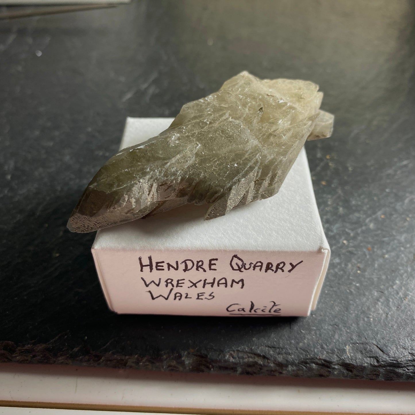 CALCITE FROM HENDRE QUARRY, WREXHAM, WAALES UNUSUAL SPECIMEN 42g MF1680