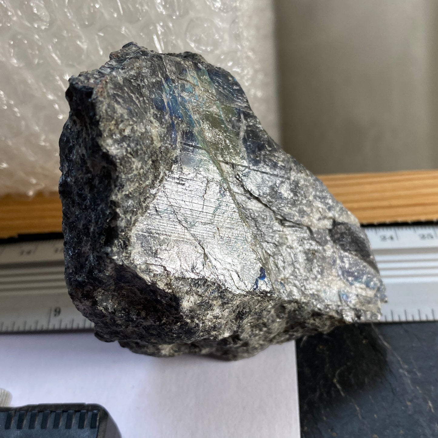 LABRADORITE FROM YLAMAA SPECTROLITE QUARRIES, SOUTH KARELIA, FINLAND 248g MF1683