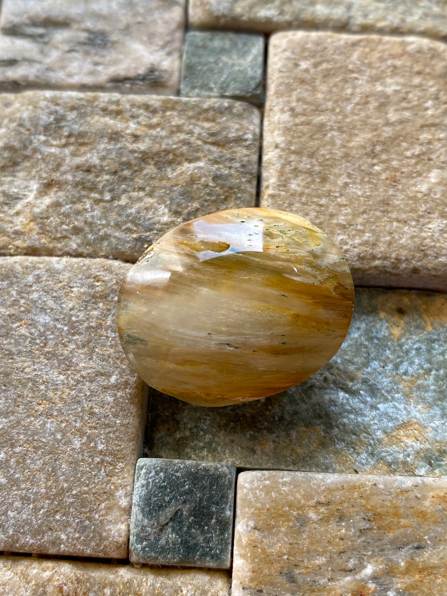 QUARTZ GEMSTONE : SOLWEZI DISTRICT, NORTH WEST PROVINCE, ZAMBIA  LARGE 43.19Ct MFG4937