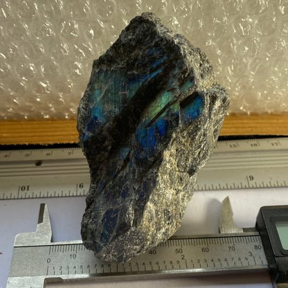 LABRADORITE FROM YLAMAA SPECTROLITE QUARRIES, SOUTH KARELIA, FINLAND 248g MF1683