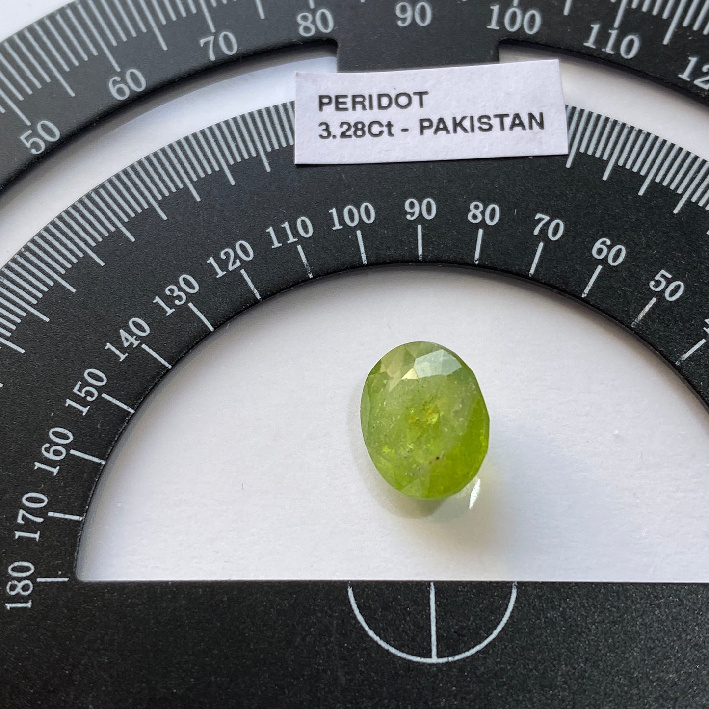 PERIDOT GEMSTONE : SAPAT GALI, KAGHAN VALLEY, PAKISTAN  3.28Ct MFG5431