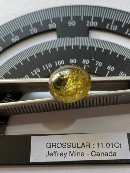 GROSSULAR GARNET RARE GEMSTONE : JEFFREY MINE, ESTRIE, QUEBEC, CANADA 11.01Ct MFG4930