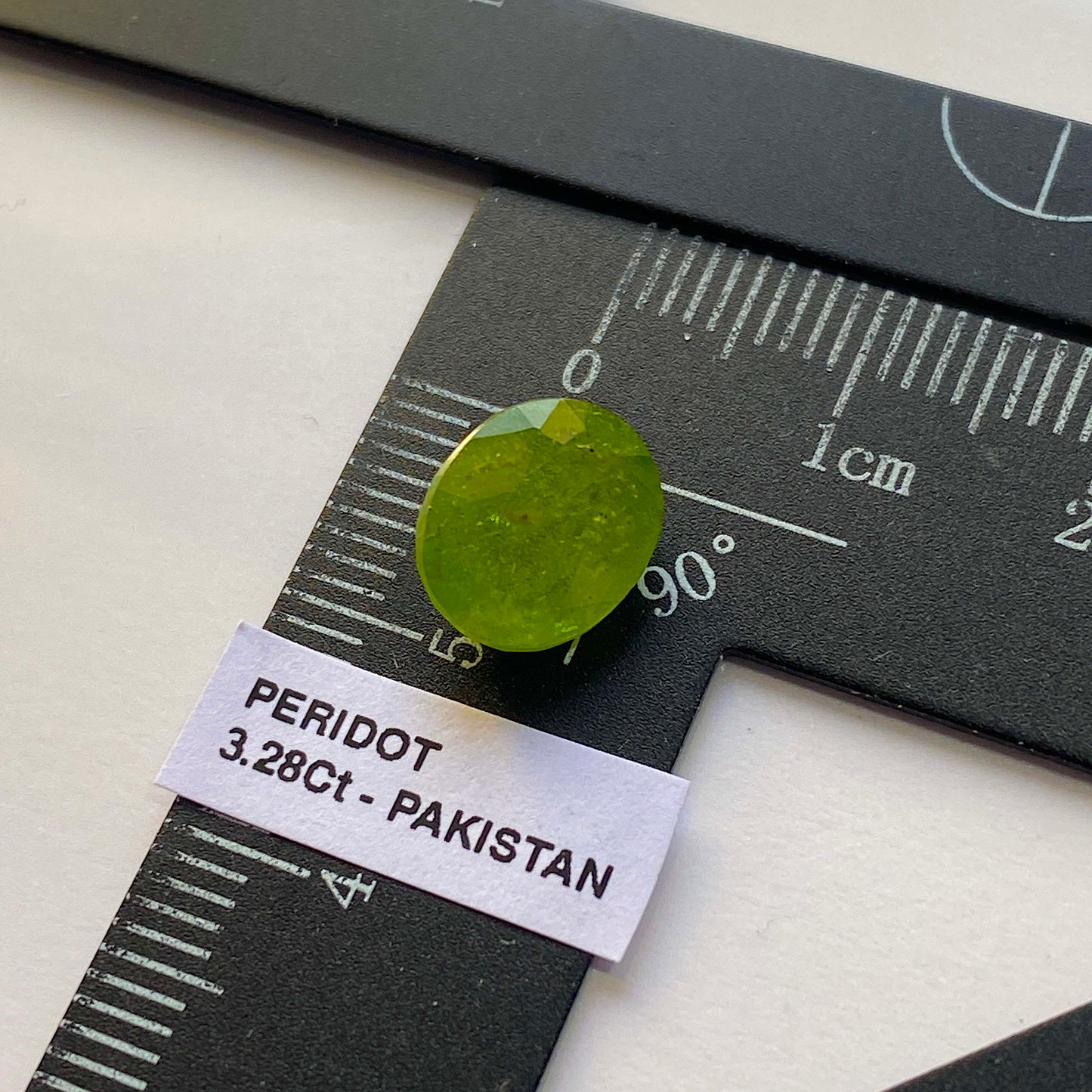 PERIDOT GEMSTONE : SAPAT GALI, KAGHAN VALLEY, PAKISTAN  3.28Ct MFG5431