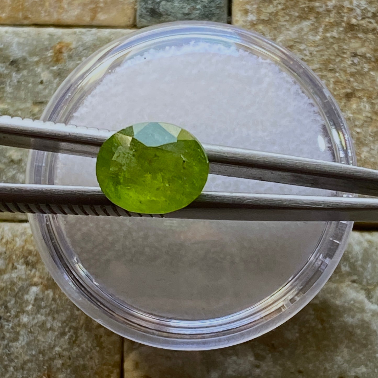 PERIDOT GEMSTONE : SAPAT GALI, KAGHAN VALLEY, PAKISTAN  3.28Ct MFG5431