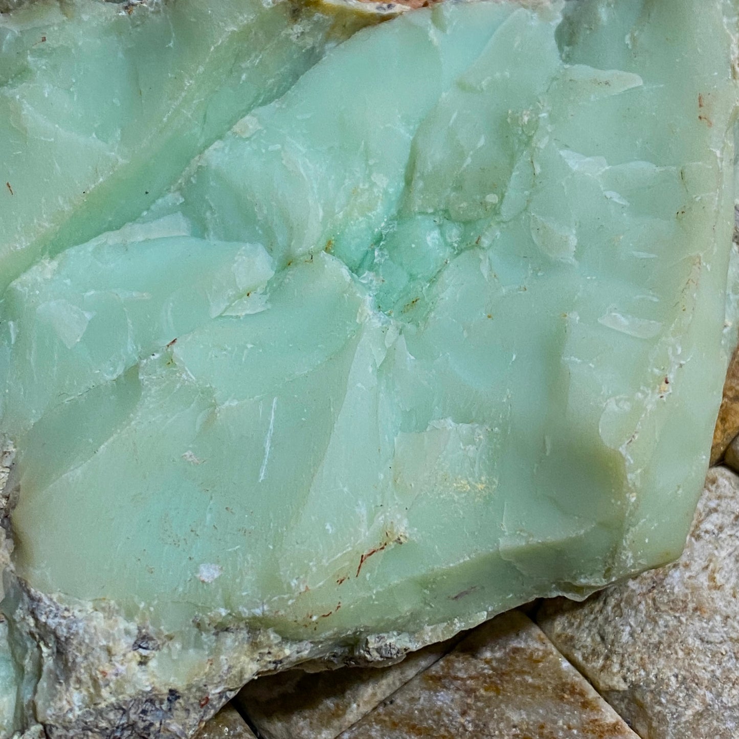 CHRYSOPRASE - SZKLARY MINE,  KLODZKO COUNTY, POLAND.  229g. MF4091