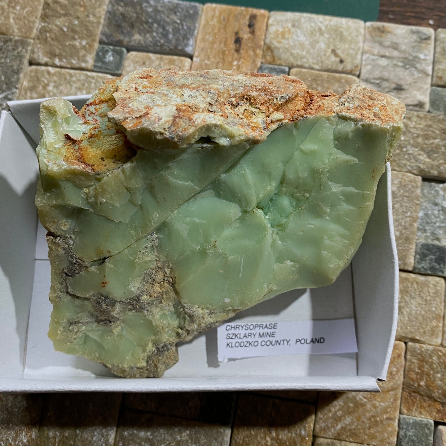 CHRYSOPRASE - SZKLARY MINE,  KLODZKO COUNTY, POLAND.  229g. MF4091