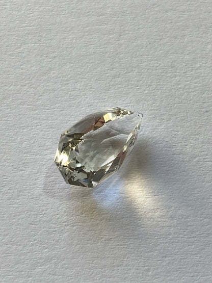 TOPAZ CRYSTAL CLEAR GEMSTONE : VIRGEM DA LAPA, MINAS GERAIS, BRAZIL 2.55Ct MFG4899