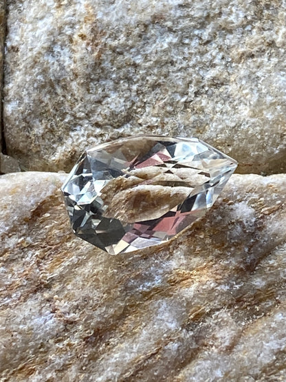TOPAZ CRYSTAL CLEAR GEMSTONE : VIRGEM DA LAPA, MINAS GERAIS, BRAZIL 2.55Ct MFG4899