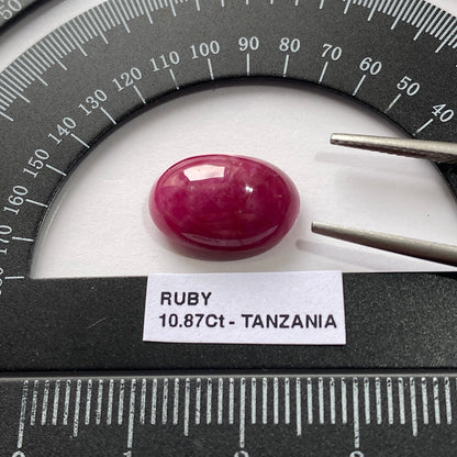 RUBY CORUNDUM TRATED GEMSTONE  : LONGIDO, TANZANIA 10.87Ct MFG5435