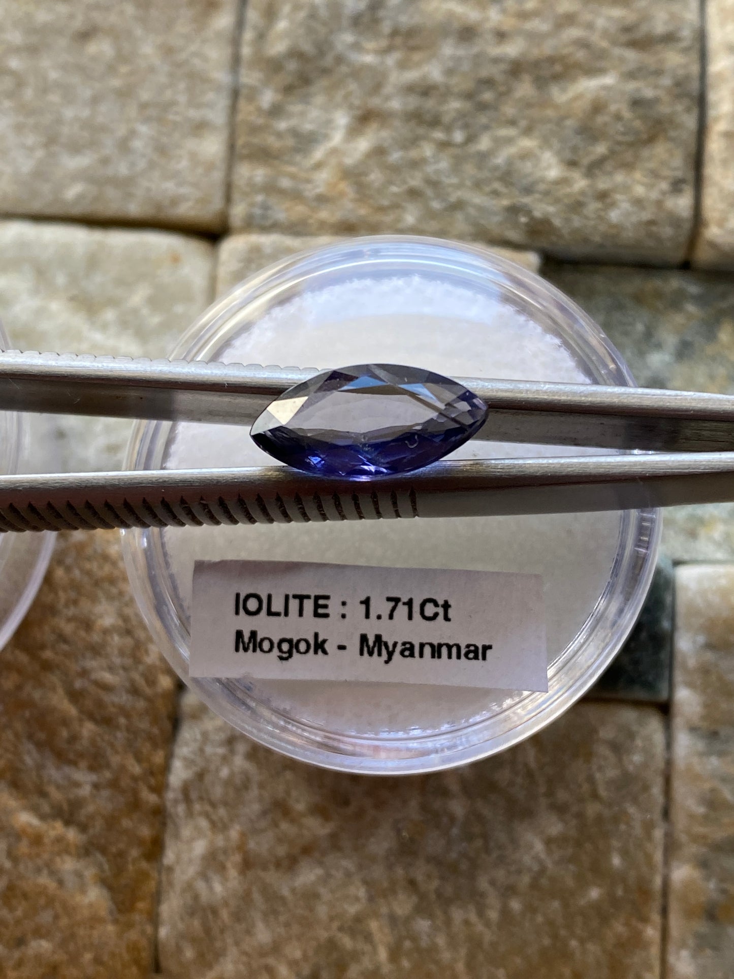 IOLITE GEMSTONE : MOGOK, PWIN-Oo-LWIN, MANDALAY, MYANMAR 1.71Ct MFG4913