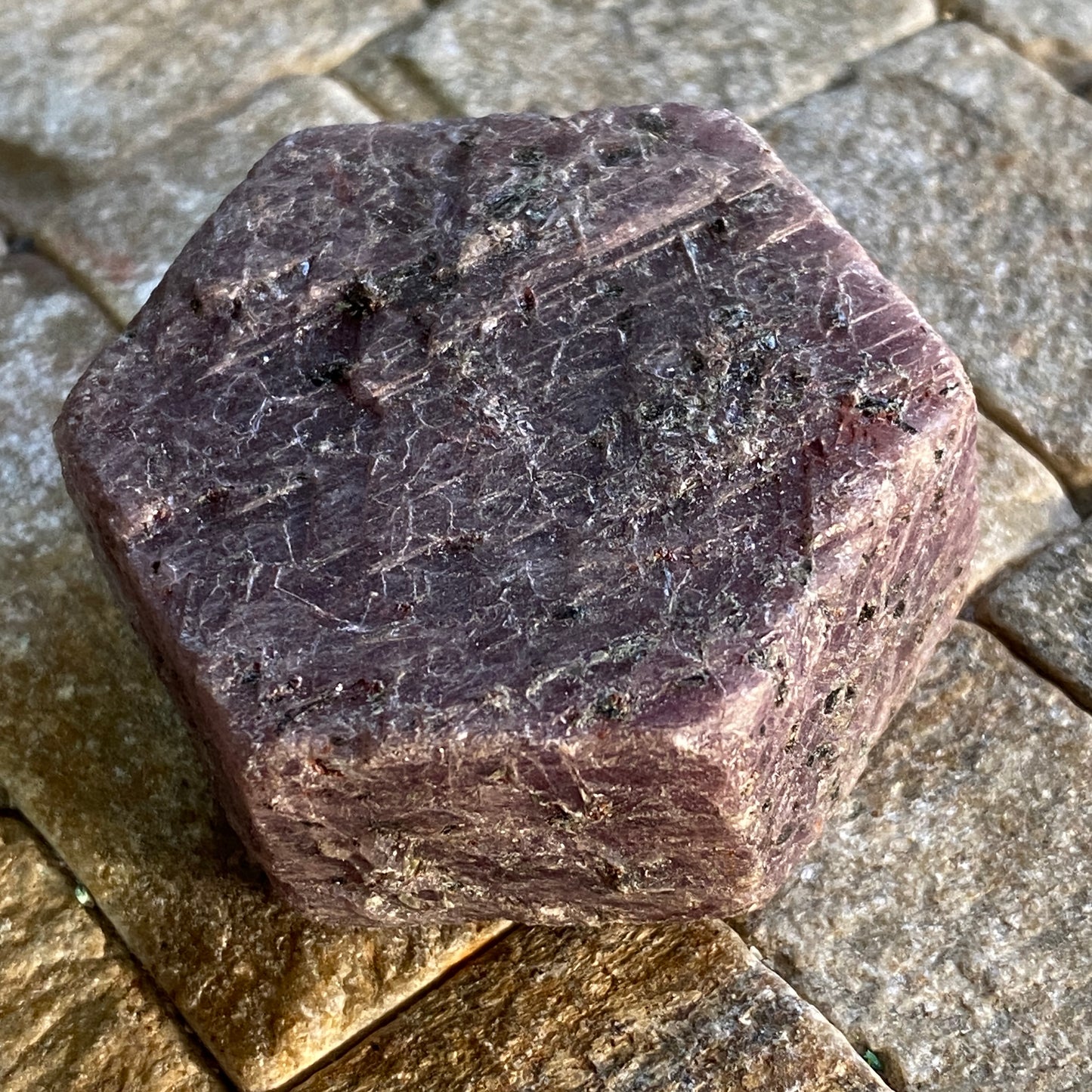 SAPPHIRE CORUNDUM FROM ZAZAFOTSY, MADAGASCAR LARGE 85g MF1688