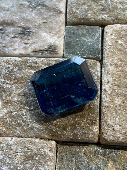 KYANITE RARE LARGE NATURAL GEMSTONE : MINAS GERAIS, BRAZIL 10.96Ct MFG4896