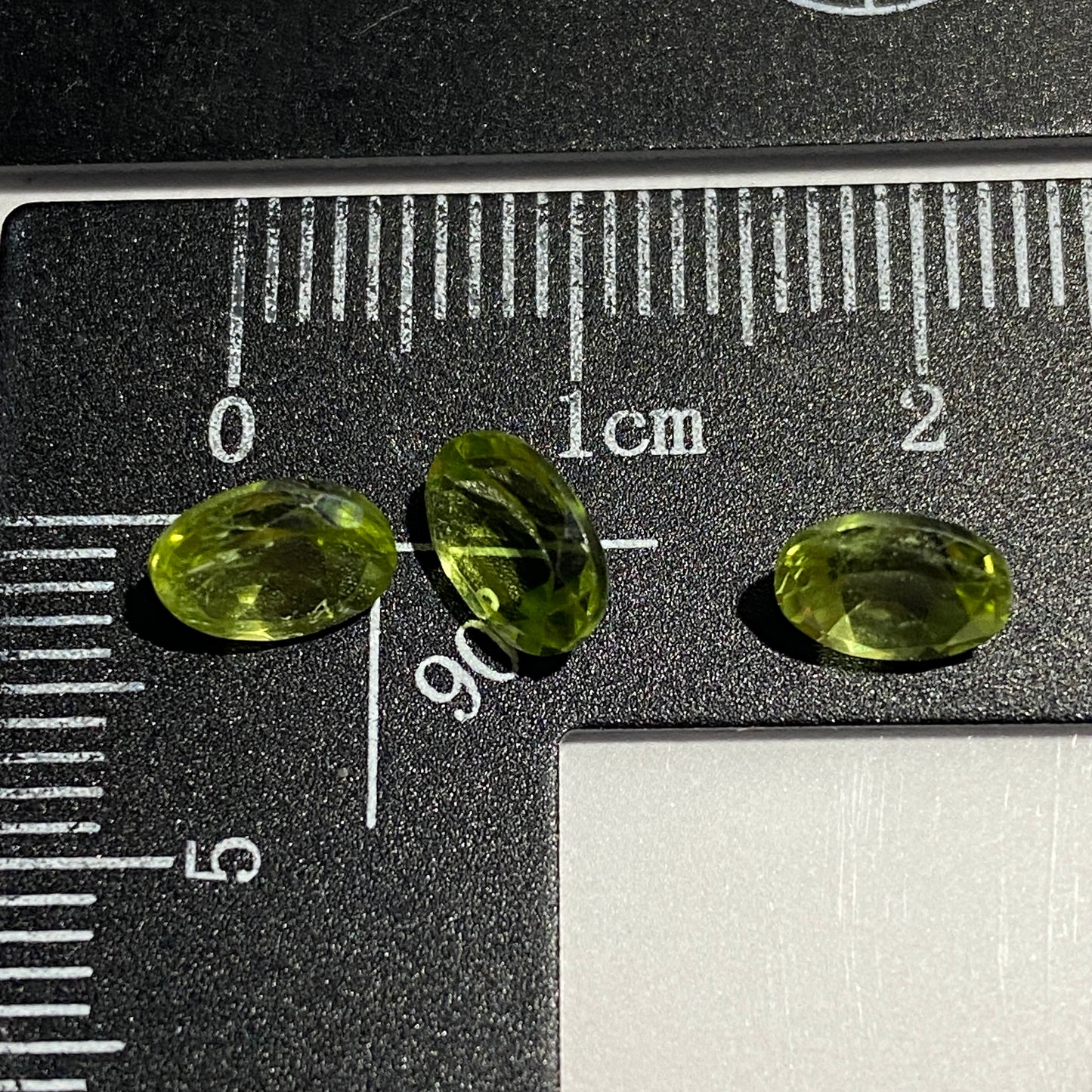 PERIDOT GEMSTONES x 3 : SAPIT GALI, KAGHAN VALLEY, PAKISTAN. 2.63Ct MFG5438