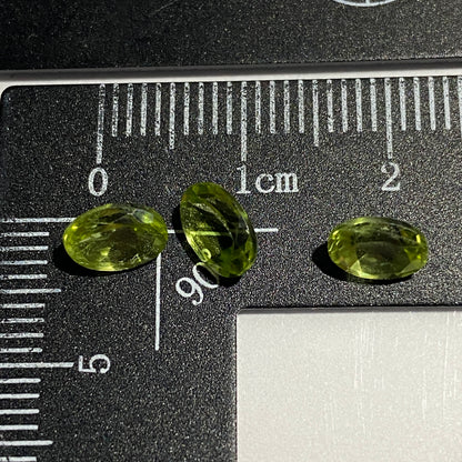 PERIDOT GEMSTONES x 3 : SAPIT GALI, KAGHAN VALLEY, PAKISTAN. 2.63Ct MFG5438