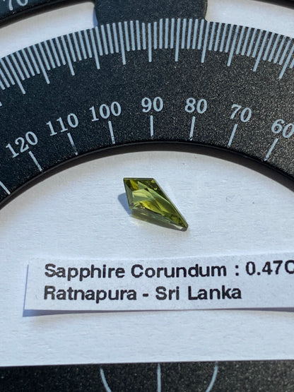 SAPPHIRE CORUNDUM EXQUISITE NATURAL GEMSTONE : RATNAPURA, SRI LANKA 0.47Ct MFG4898
