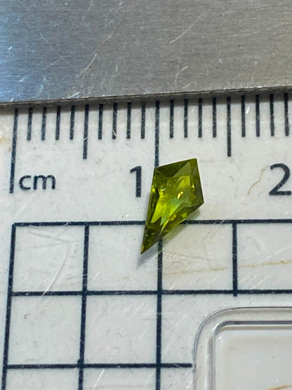 SAPPHIRE CORUNDUM EXQUISITE NATURAL GEMSTONE : RATNAPURA, SRI LANKA 0.47Ct MFG4898
