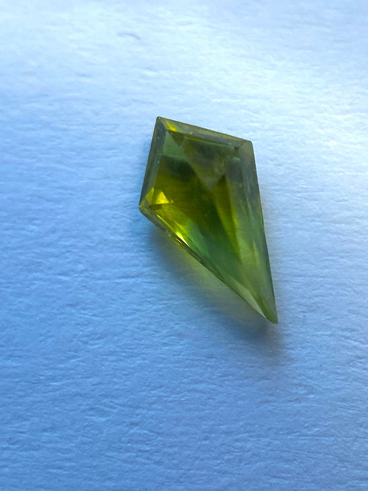 SAPPHIRE CORUNDUM EXQUISITE NATURAL GEMSTONE : RATNAPURA, SRI LANKA 0.47Ct MFG4898