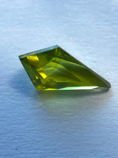 SAPPHIRE CORUNDUM EXQUISITE NATURAL GEMSTONE : RATNAPURA, SRI LANKA 0.47Ct MFG4898