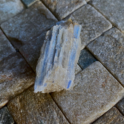 KYANITE, CRAIGOSHINA, GLEN ESK, SCOTLAND 18g MF1690